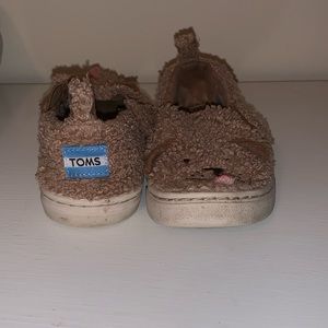 Toms